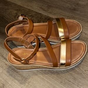 Coach and Four Women’s Brown & Gold Strap Sandals Size 7.5